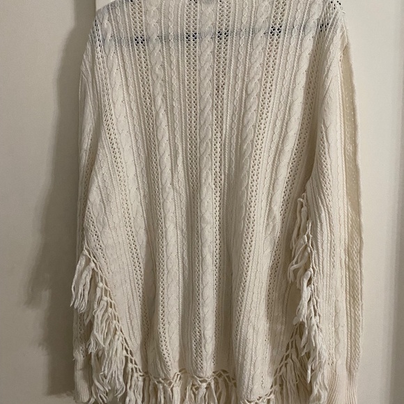 Love Same Fringe Sweater Size Large - Picture 6 of 6